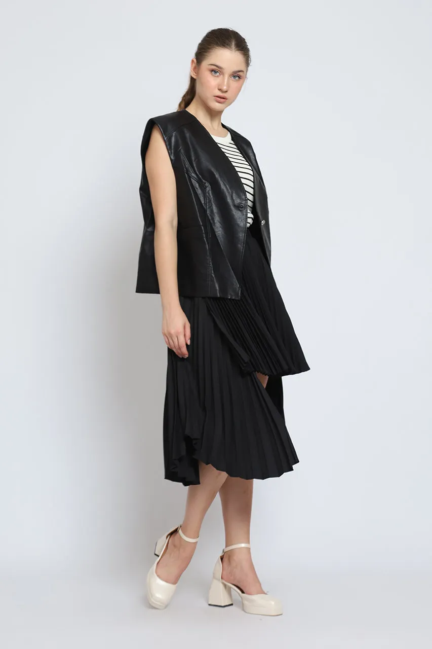 Bloom et Cotton MidLength Leather Jacket and Assymetrical Pleated Skirt