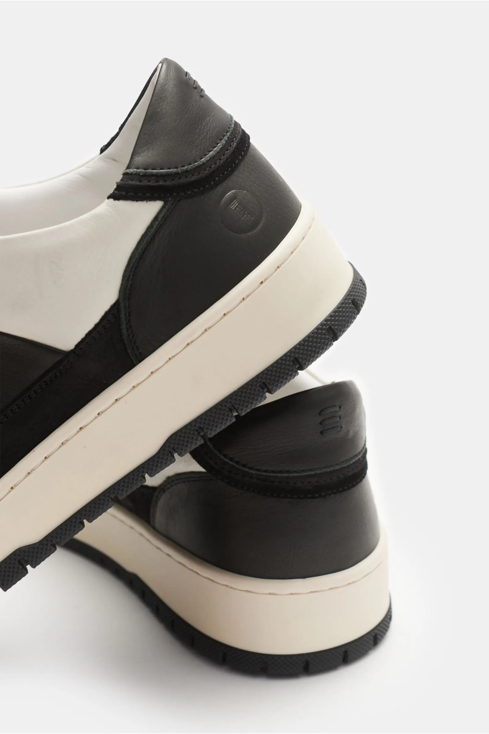 COLLEGIUM sneakers 'Pillar Alpha' off-white/black