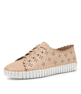 DJANGO & JULIETTE Hangel Cappuccino Leather Sneakers Wt Sole