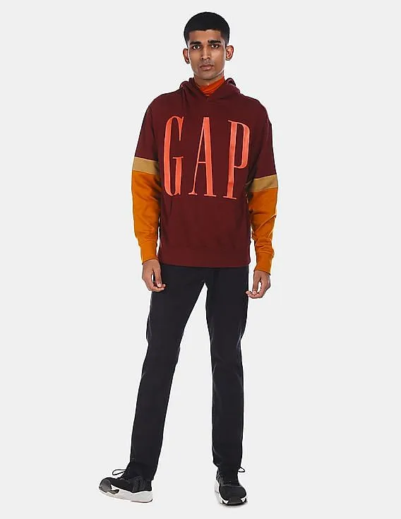 GAP Men Wine Cotton Brand Print Colour Blocked Hooded Sweatshirt