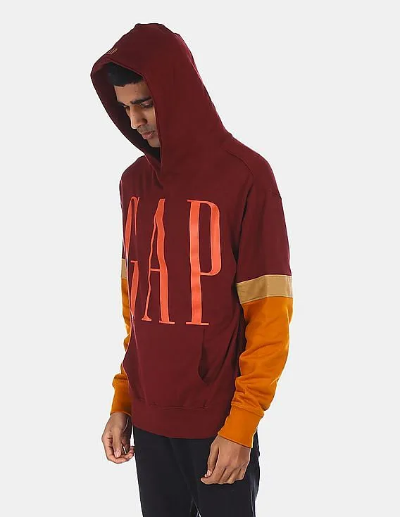 GAP Men Wine Cotton Brand Print Colour Blocked Hooded Sweatshirt