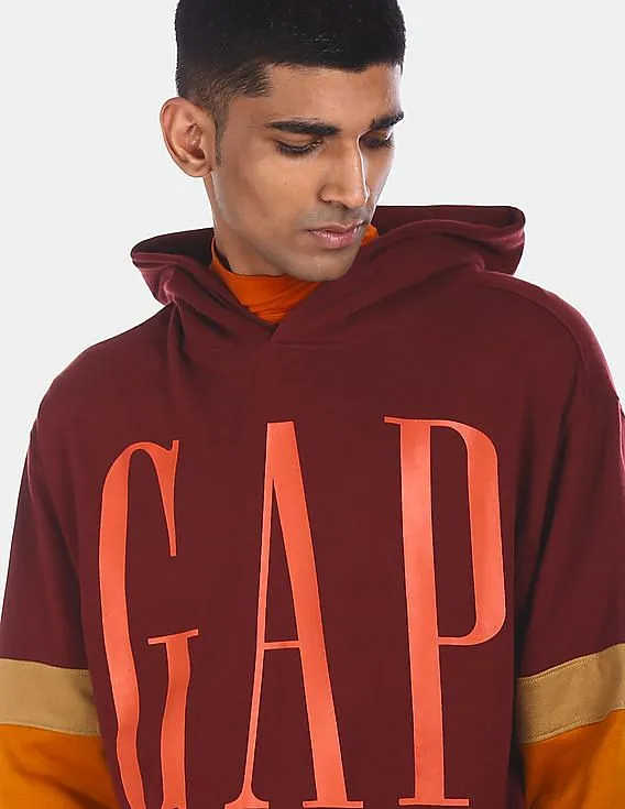 GAP Men Wine Cotton Brand Print Colour Blocked Hooded Sweatshirt