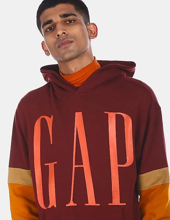 GAP Men Wine Cotton Brand Print Colour Blocked Hooded Sweatshirt