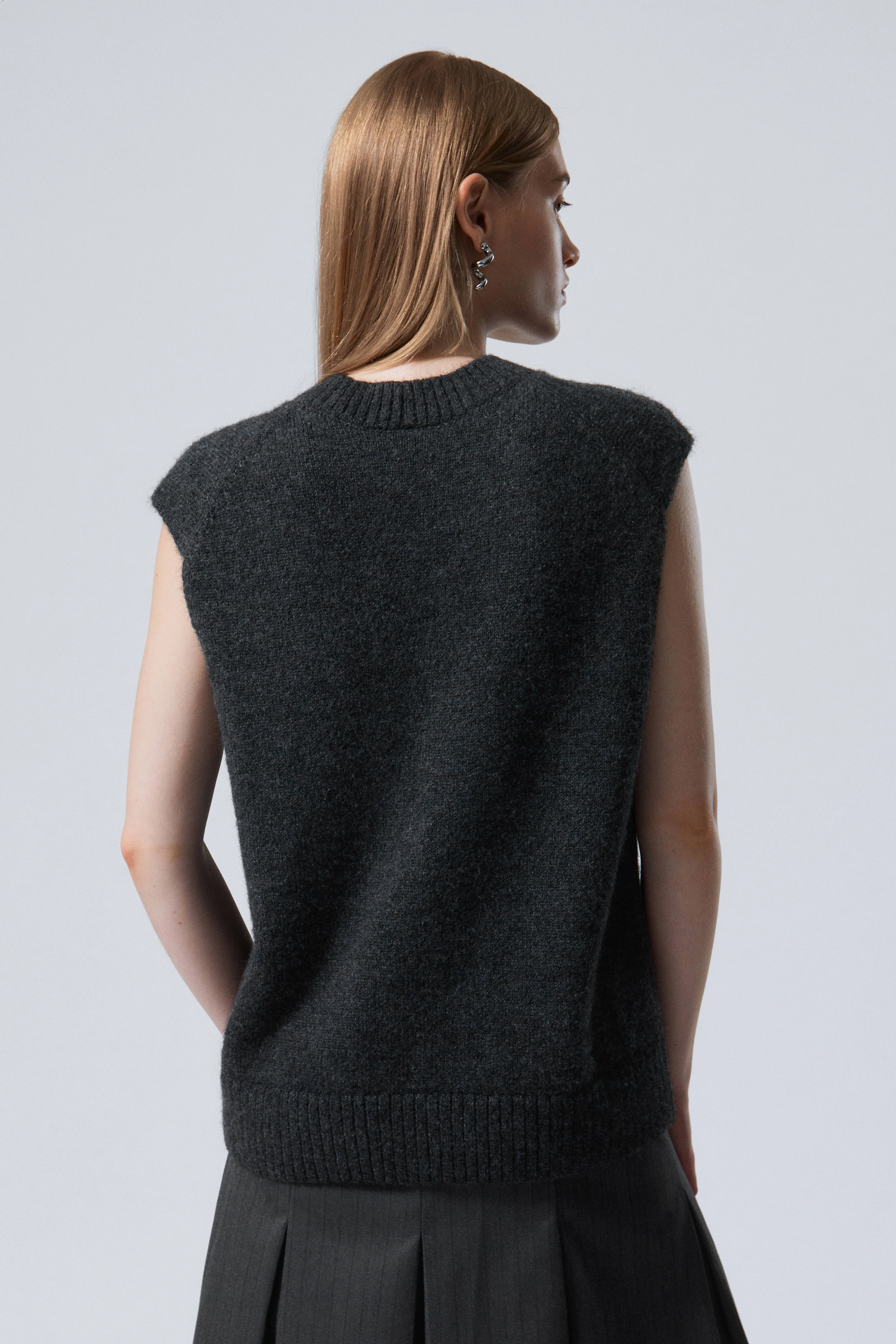 Knitted V-neck Vest - V-neck - Sleeveless - Dark Grey Melange - Ladies | H&M GB