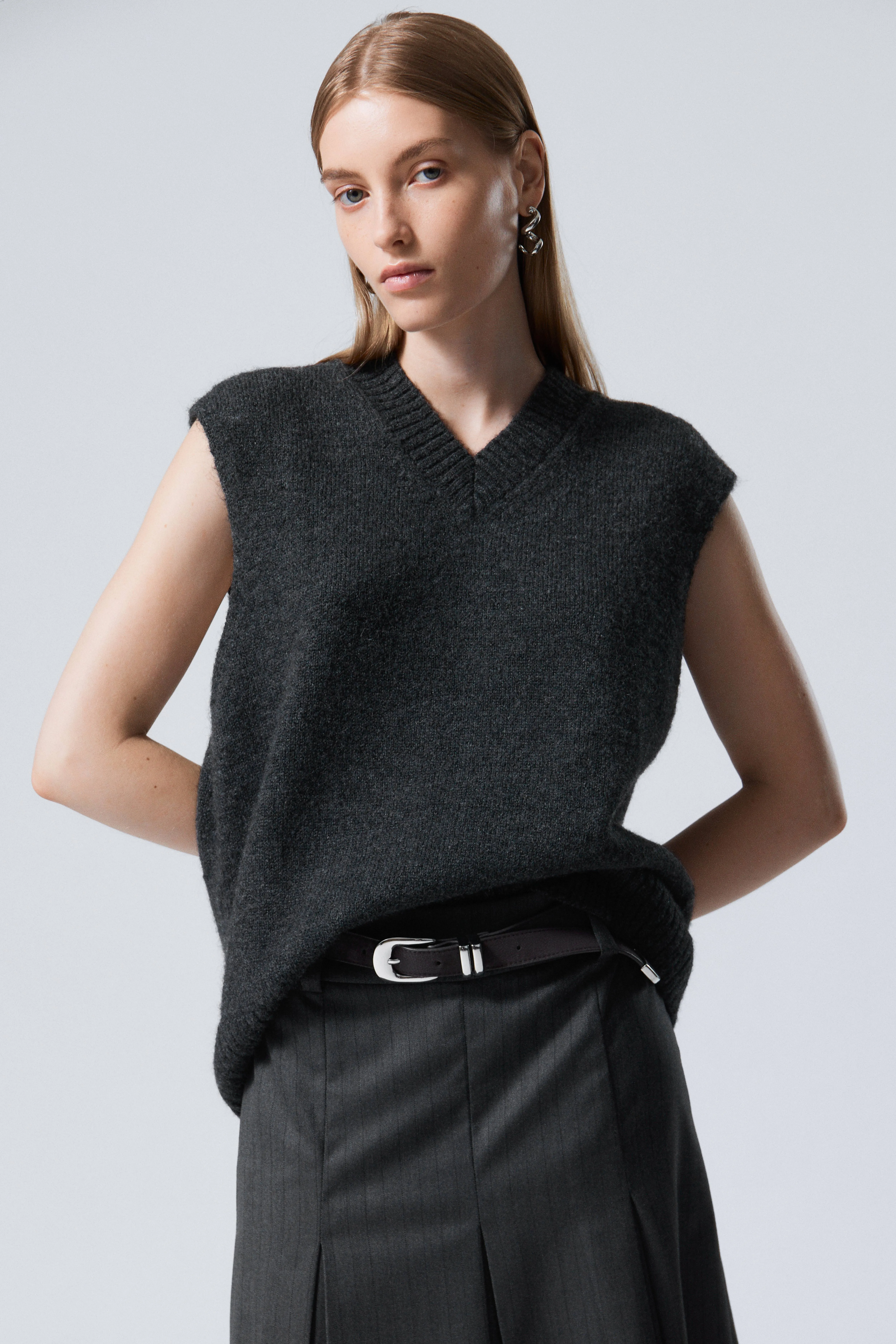 Knitted V-neck Vest - V-neck - Sleeveless - Dark Grey Melange - Ladies | H&M GB