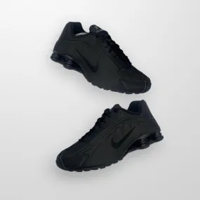 Nike Shox R4 Trainers In Triple Black