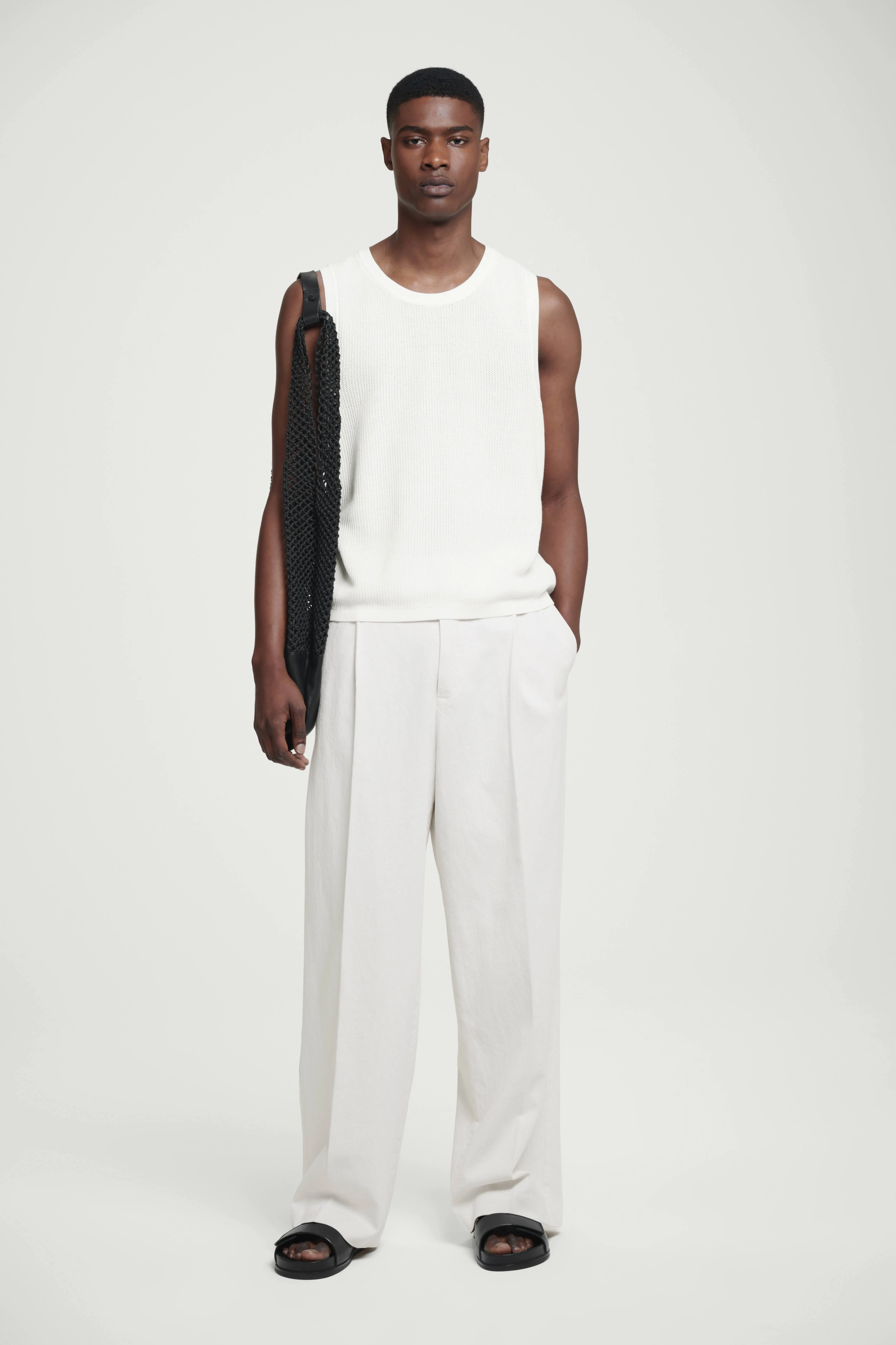 TEXTURED KNITTED VEST - Sleeveless - Regular length - OFF-WHITE - Men | H&M GB