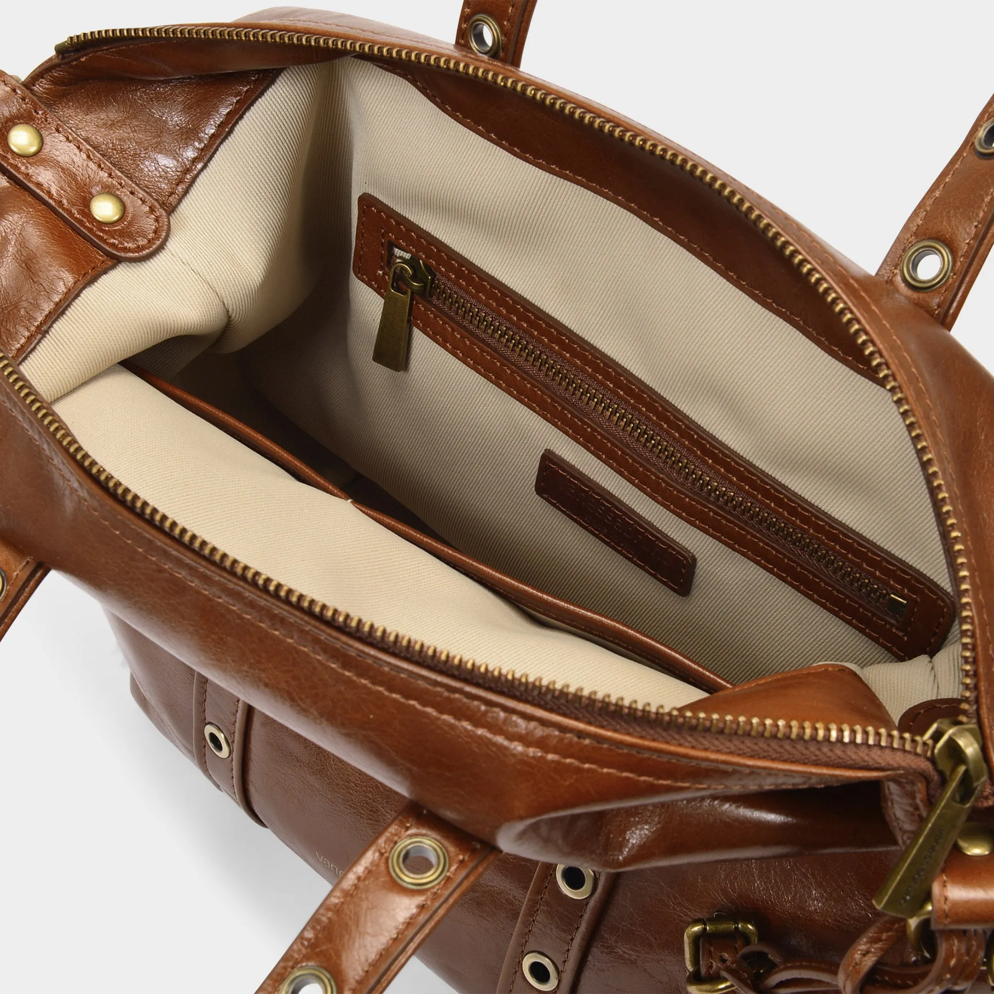 Vanessa Bruno  Zippy Pm Bag in Brown Cracked Leather