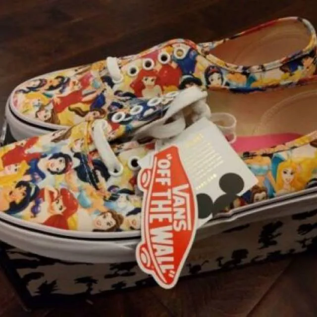 Vans x Disney Multi Princess Cinderella World Print Vint...